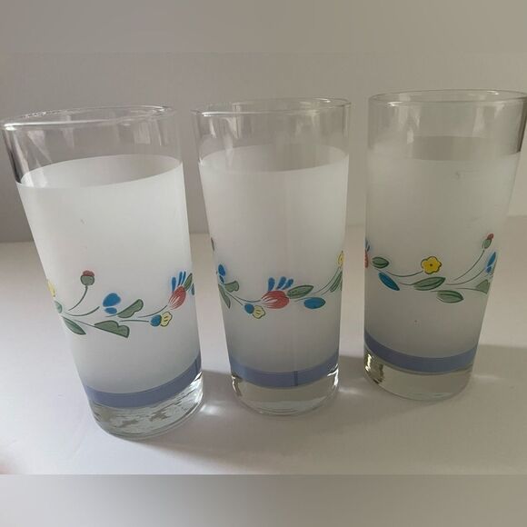 Vintage Frosted Glass Floral Tumblers | Color: Blue/Yellow/White. - Picture 4 of 4